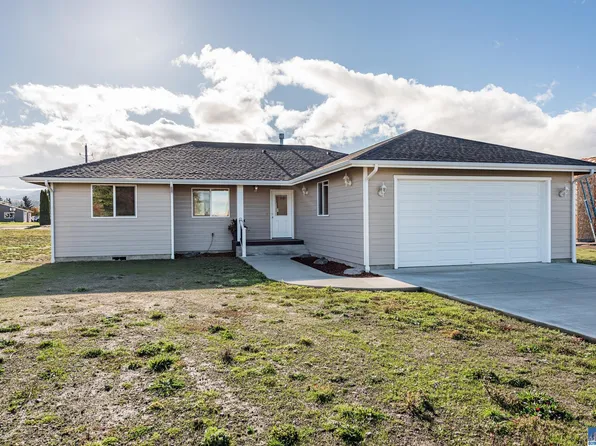 131 Village Ln, Sequim, WA 98382