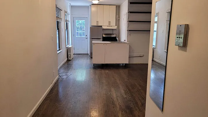 Rented by Delmark Realty LLC | media 22