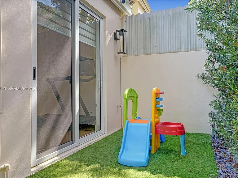 20824 NE 37th Ave — Photo 76