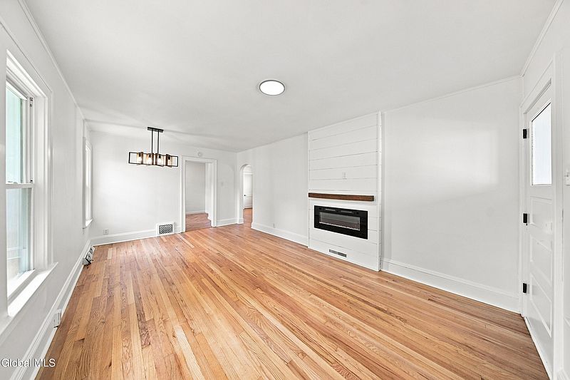 5th image of 383 Vley Road