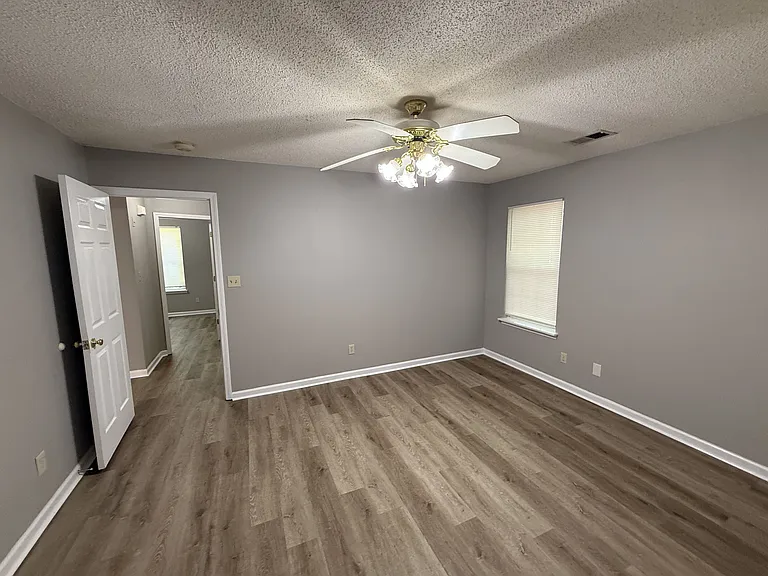 367 Templeton Dr — Photo 31