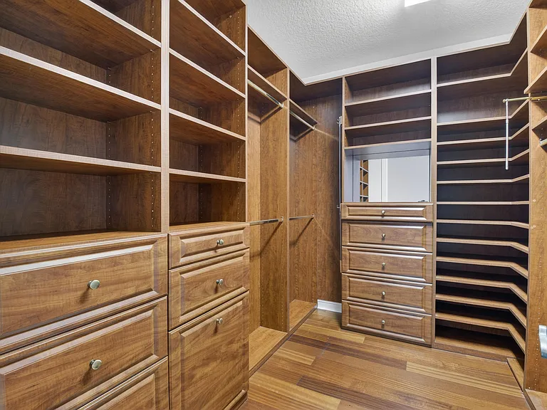 17921 Villa Club Way — Photo 32