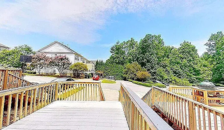 513 Village Loop Dr — Photo 11
