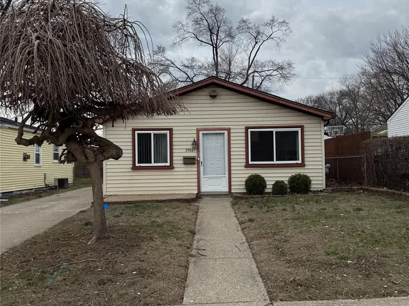 29045 Howard Ave, Madison Heights, MI 48071