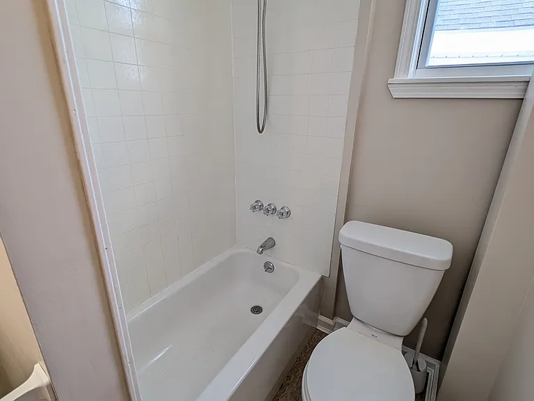 109 Goethe St — Photo 14
