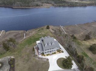 922 Drift Rd, Westport, MA 02790