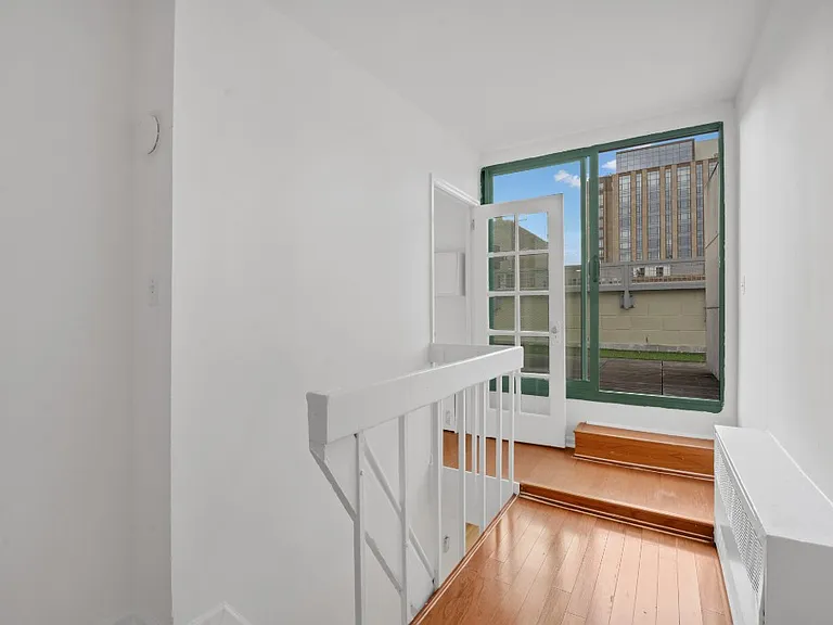 220 E 22nd St #6A — Photo 6