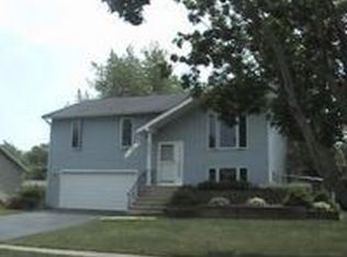 583 Arthur Dr, Cary, IL 60013