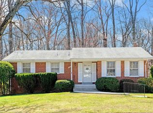 10305 Cardinal Rd, Fairfax, VA 22030