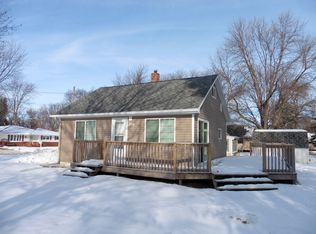 309 9th St, Charles City, IA 50616