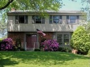 1804 Tragone Dr, Upper St Clair, PA