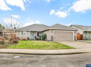 41 Sandalwood Loop, Creswell, OR