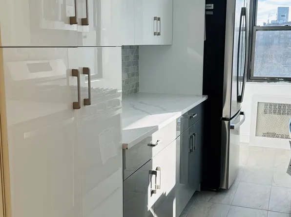 3103 Fairfield Avenue image 3 of 17