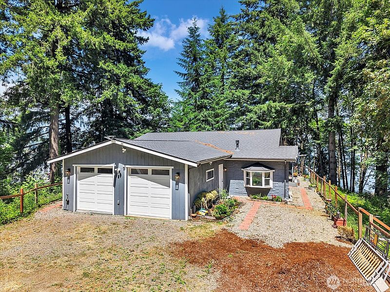 2nd image of 1302 SW Bay Street