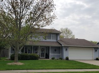 730 Meadow Ln, Crown Point, IN 46307