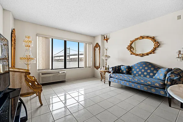 25-40 Shore Boulevard #1O