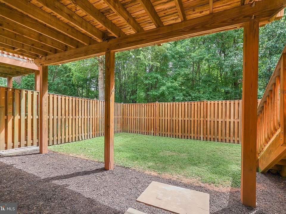 2nd image of 3260 Tayloe Ct