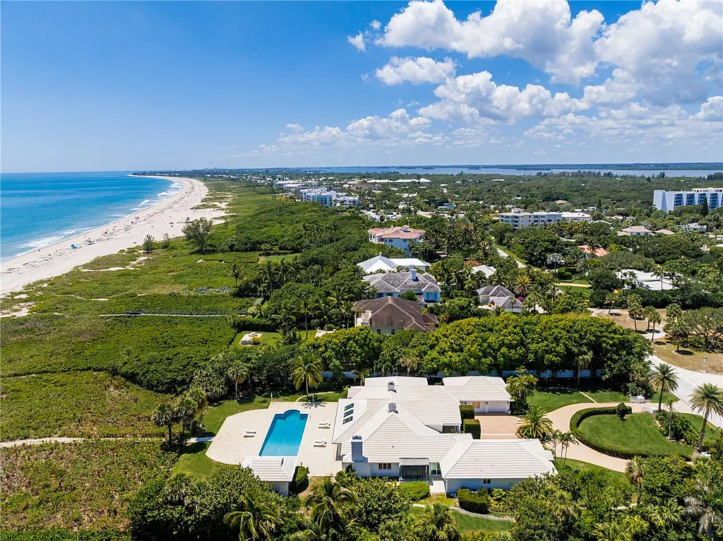 6 bed, 7.5 bath, 5500 sqft, $40,000 — Photo 4