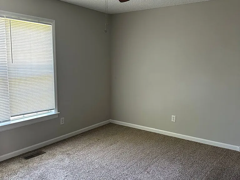 1504 Manora Ct — Photo 7