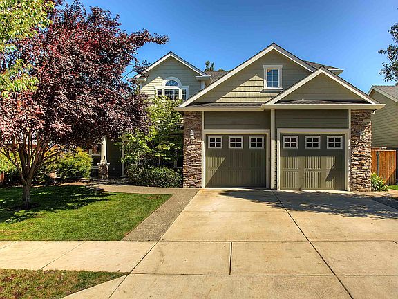 This home offers great curb appeal and is in a neighborhood of homes of similar quality.