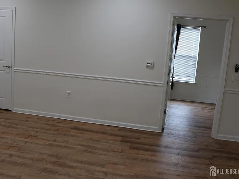 611 Doral Ct — Photo 10