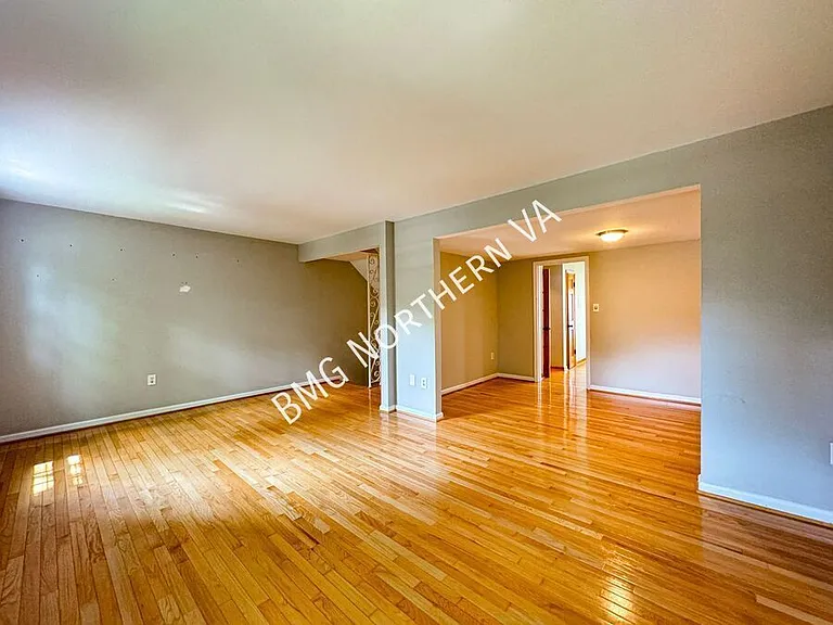 566 Windover Ave NW — Photo 4