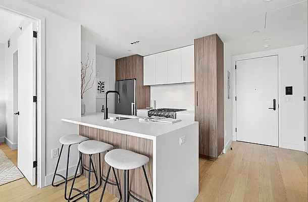 Rented by West 124th Manager LLC | media 143