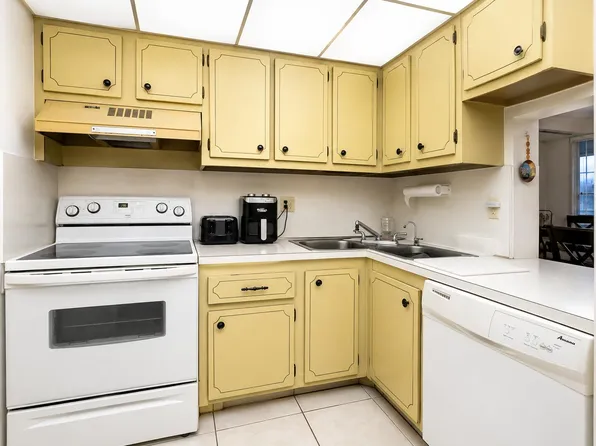 6200 NW 62ND Street #206, Tamarac, FL 33319