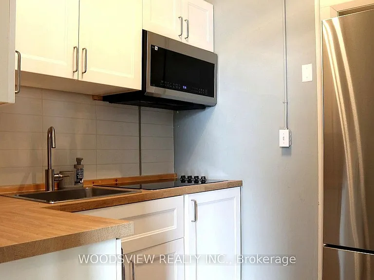 64 Simcoe St N #2 — Photo 7