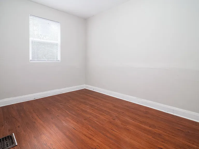 1159 Linwood Ave — Photo 6