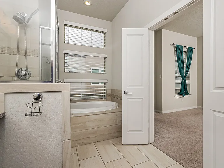 3831 Harry Wurzbach Rd #6 — Photo 27