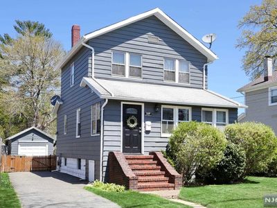 109 E Johnson Ave, Bergenfield, NJ, 07621