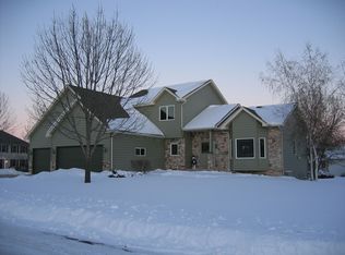 8794 Narcissus Ln N, Maple Grove, MN 55311