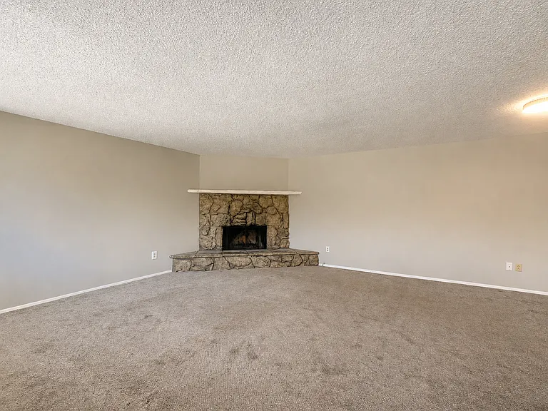 1707 SE 145th Ct — Photo 3