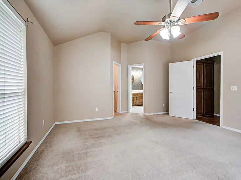 2912 Edinburg Dr — Photo 26
