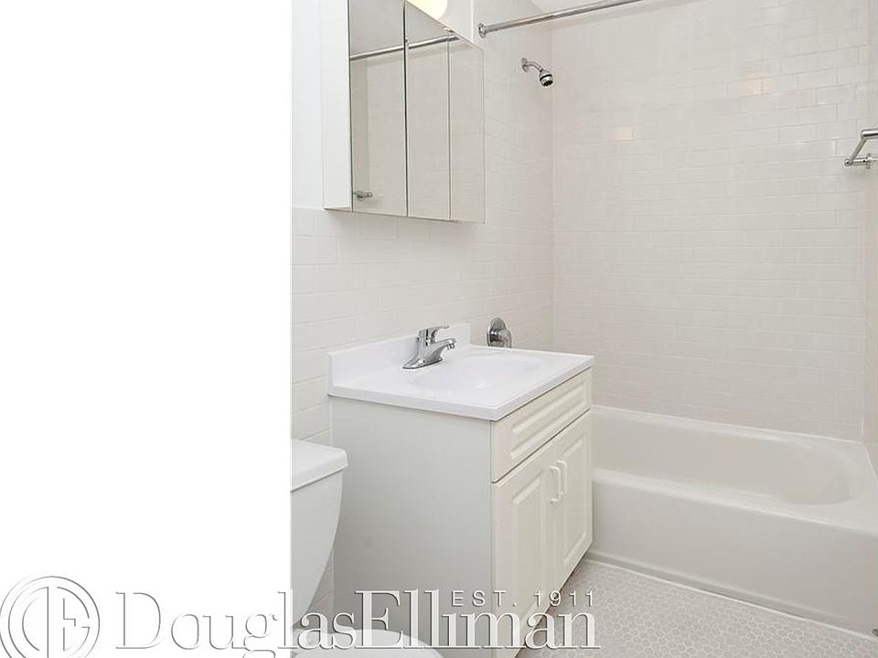 1st image of 60 W 14th St APT 6B