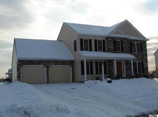 101 Whippoorwill Ln, Hummelstown, PA 17036