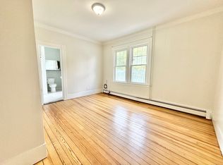 198 Ocean Dr E #2F, Stamford, CT 06902