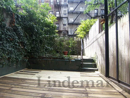 Rented by Lindemar LLC | media 52