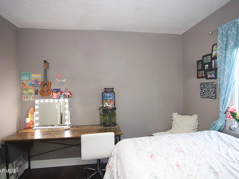 1317 E San Angelo Ave — Photo 30