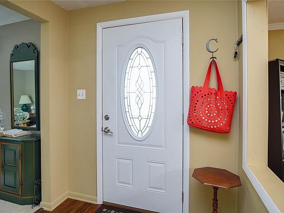 4th image of 5242 Hahn Ave