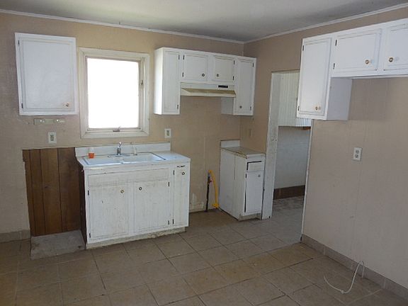 2nd image of 1517 31st St