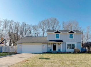 2230 Pinewood St, Jenison, MI 49428