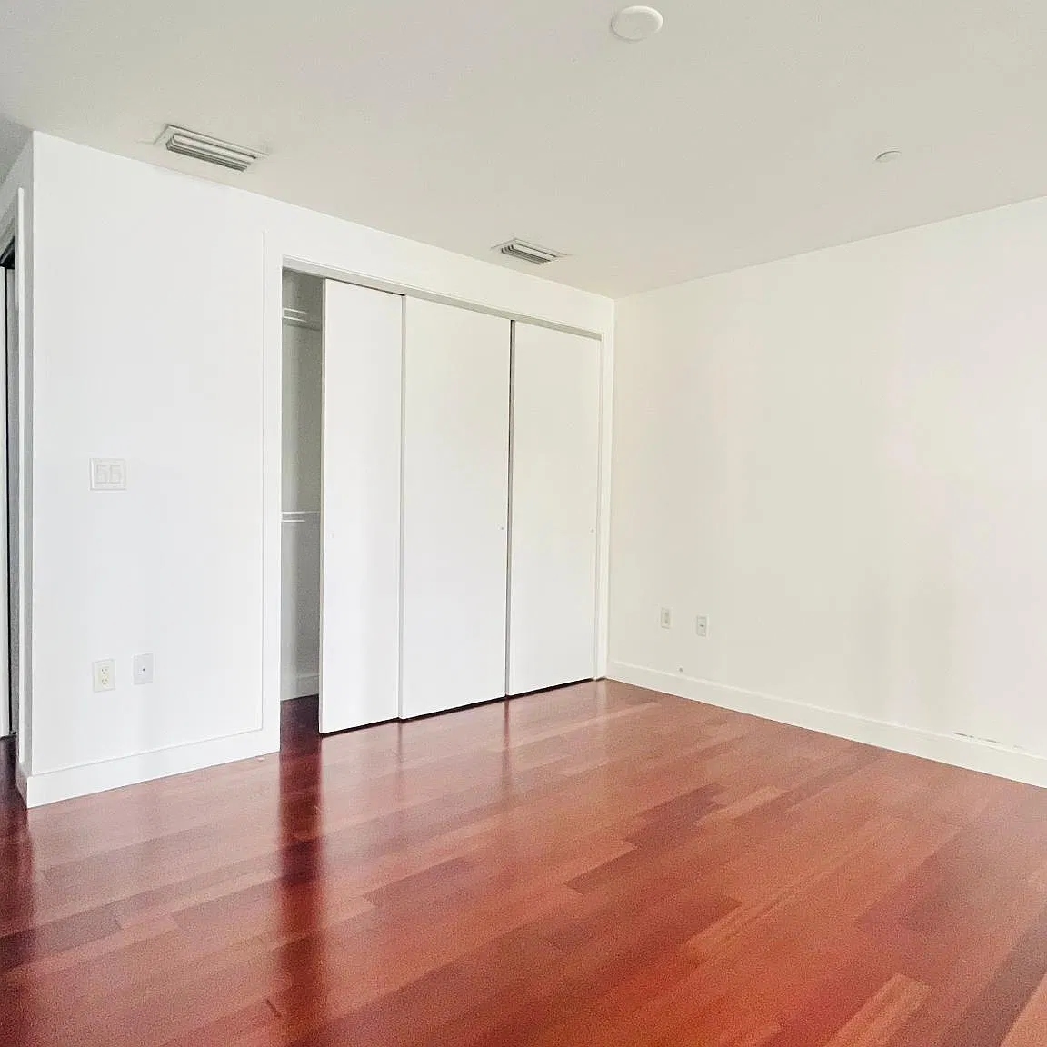 1 bed, 982 sqft, $3,500 — Photo 4