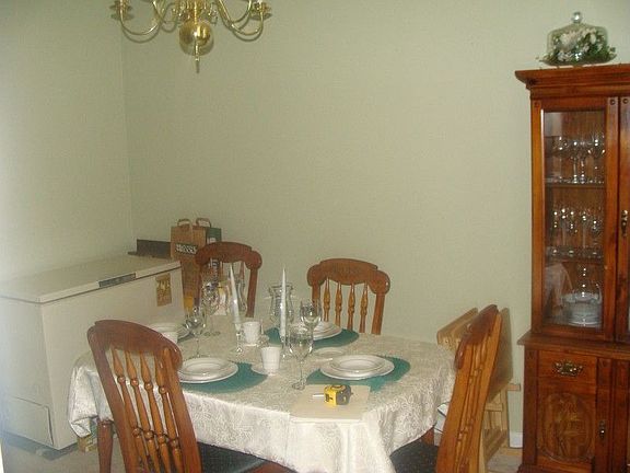 5th image of 2615 Ponderosa Dr