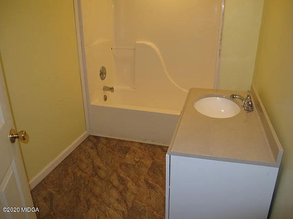 3rd image of 810 Soperton Ave