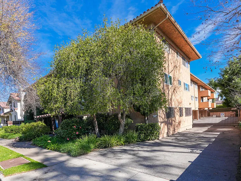 120 S Sierra Madre Blvd #205 — Photo 39