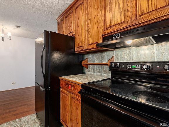 5th image of 2325 S Linden Court #200