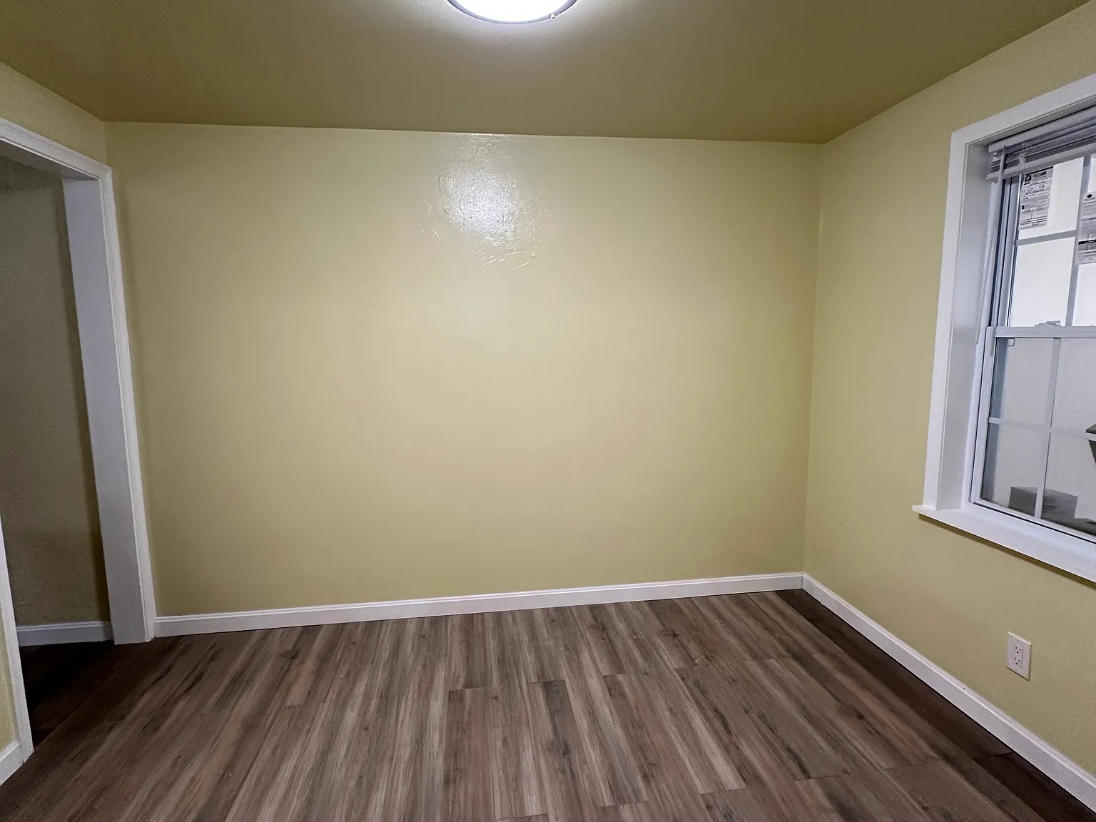 2 bed, 918 sqft, $1,550 — Photo 3
