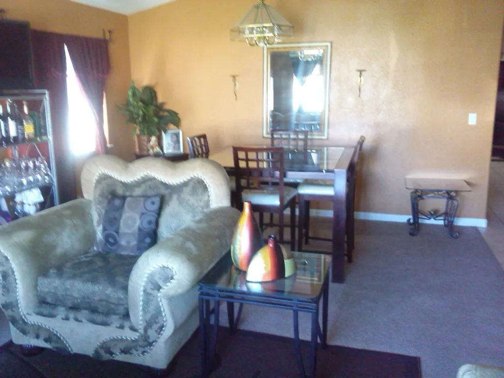 1070 Norman Dr photo 1